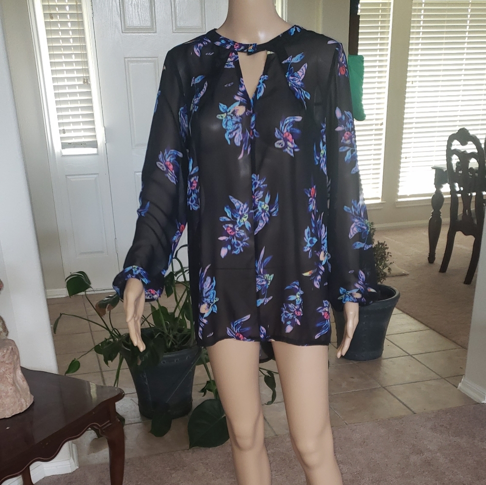 Face 2 Face xl chiffon long sleeve keyhole neck flowy vibrant floral top